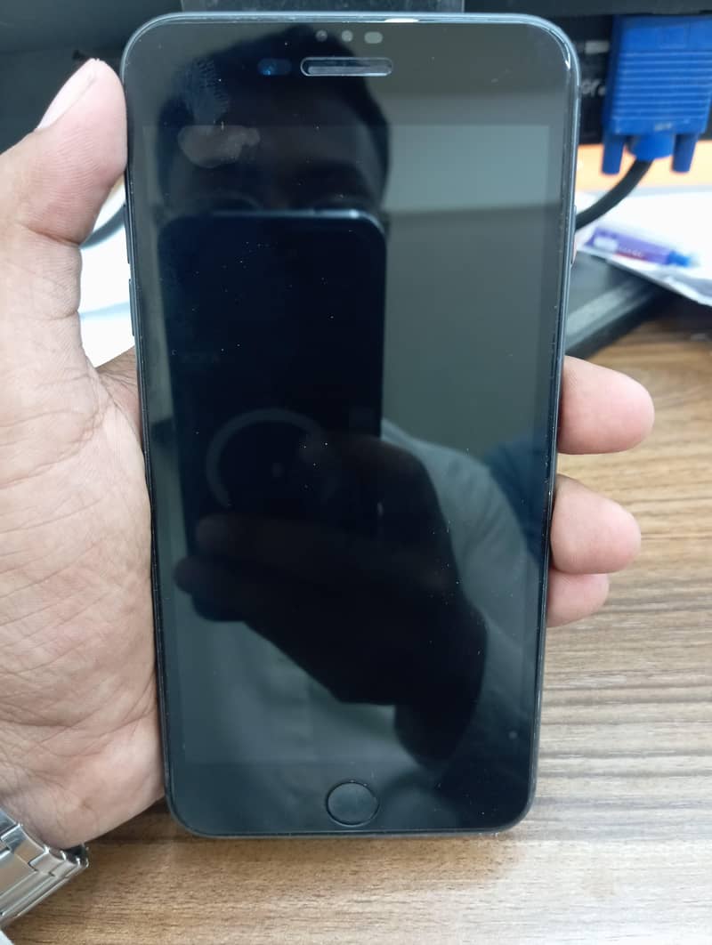 Apple iPhone 8 Plus 0