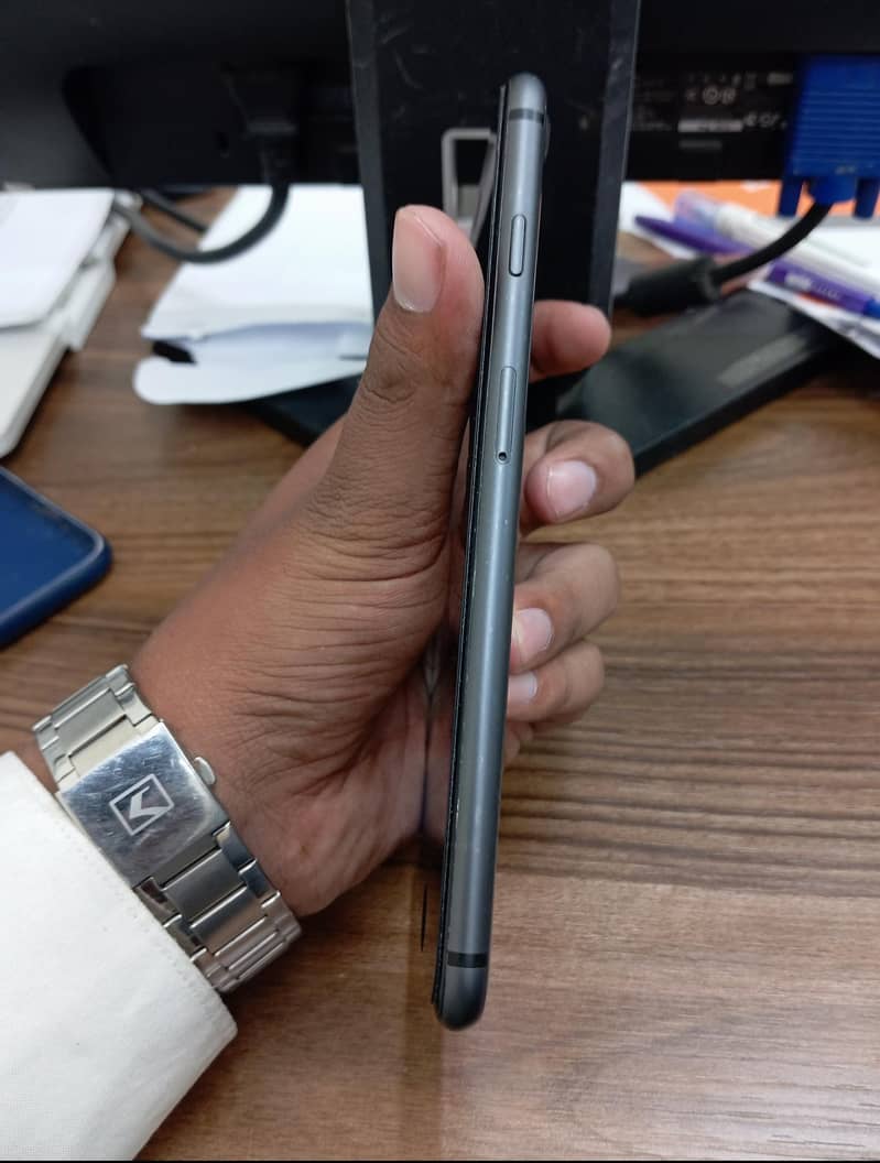 Apple iPhone 8 Plus 3