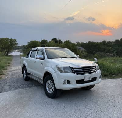 Toyota Hilux Vigo Champ V 2013