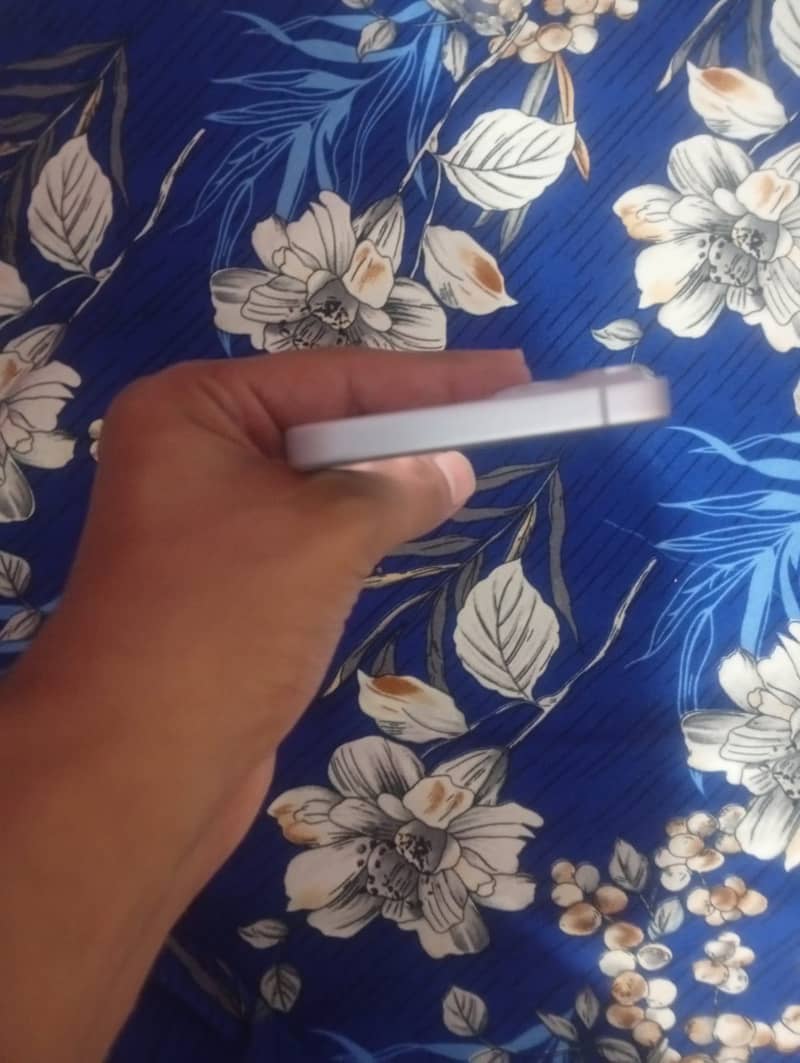 Apple iPhone 14 plus 0