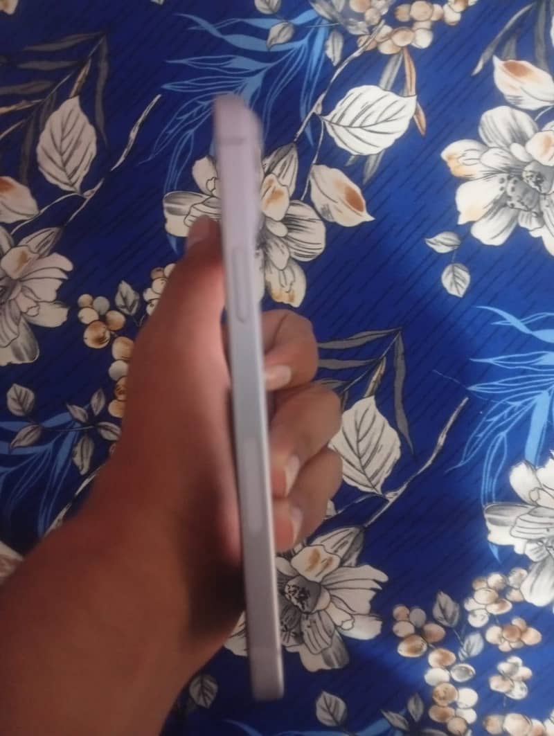 Apple iPhone 14 plus 3