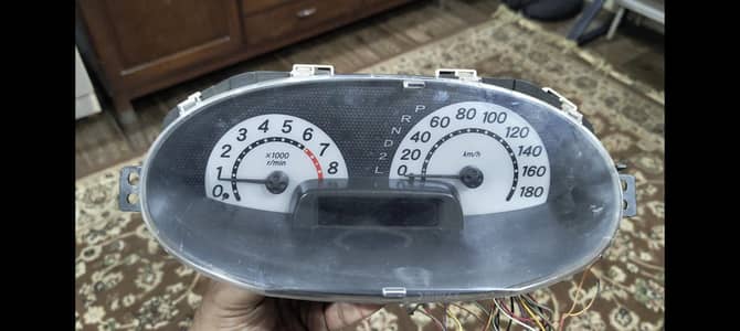 TOYOTA VITZ 2000 TO 2005 ANALOG METER FOR SALE WORKING CONDITION 10/10
