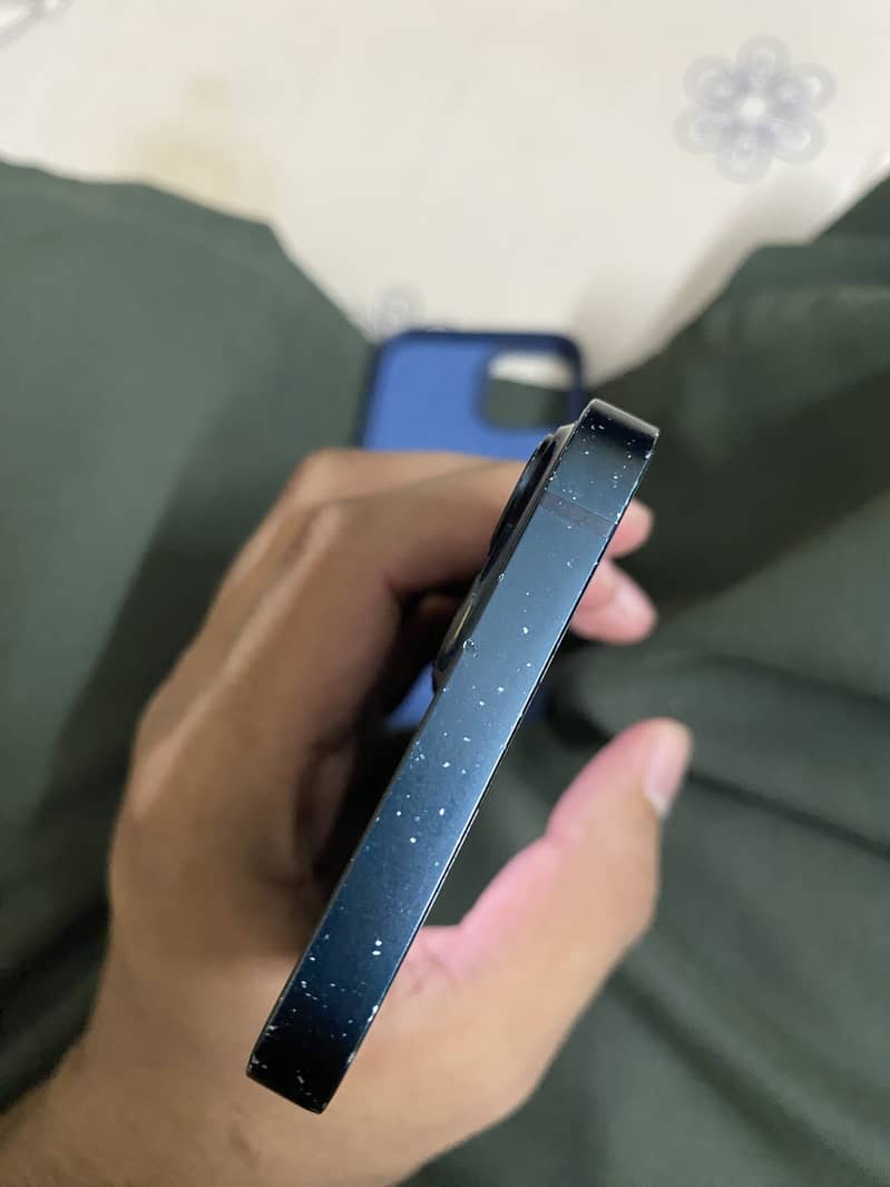 iPhone 13 2
