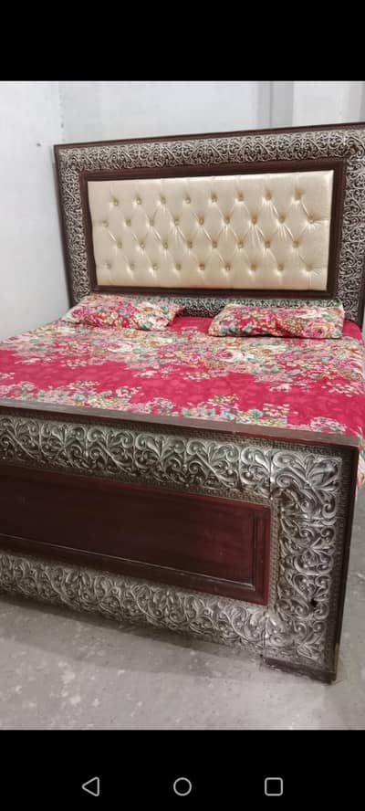 Wooden king bed with mattress _For sale