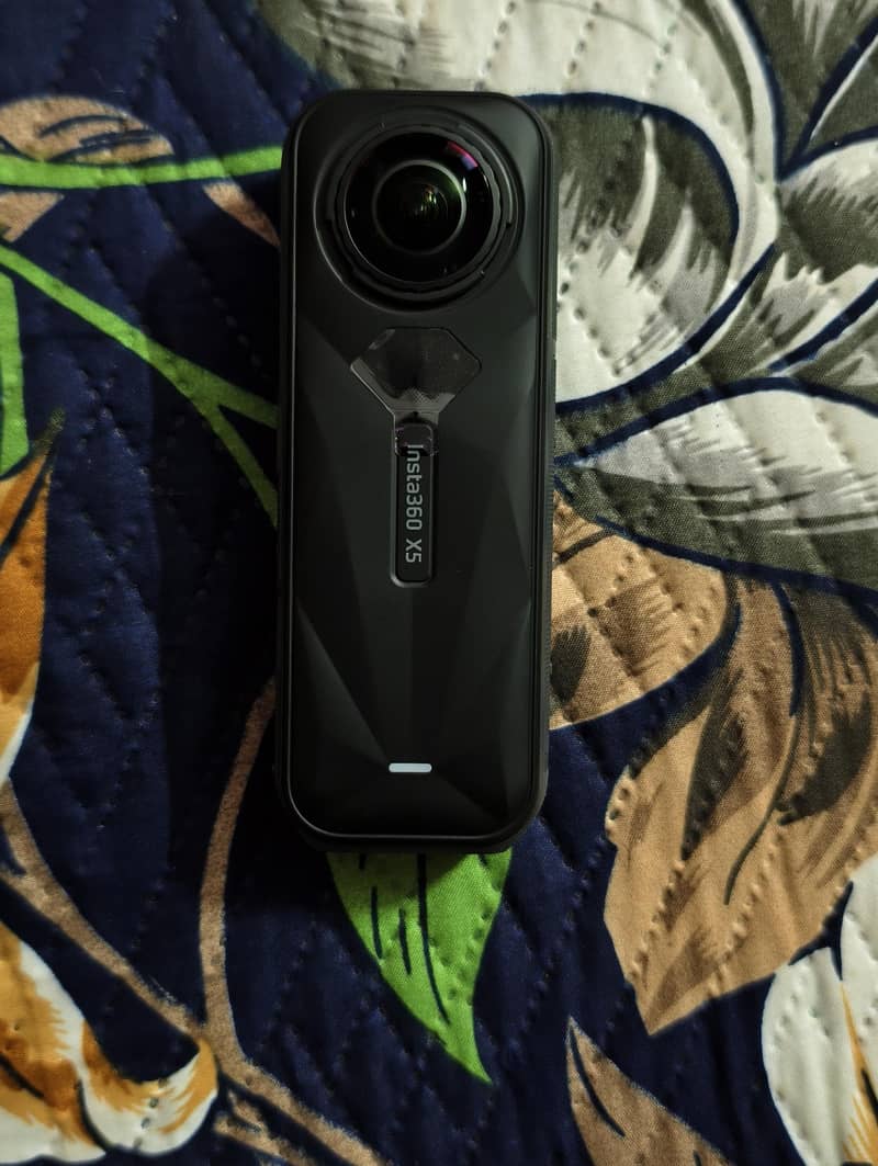 insta 360x5 action camera 1