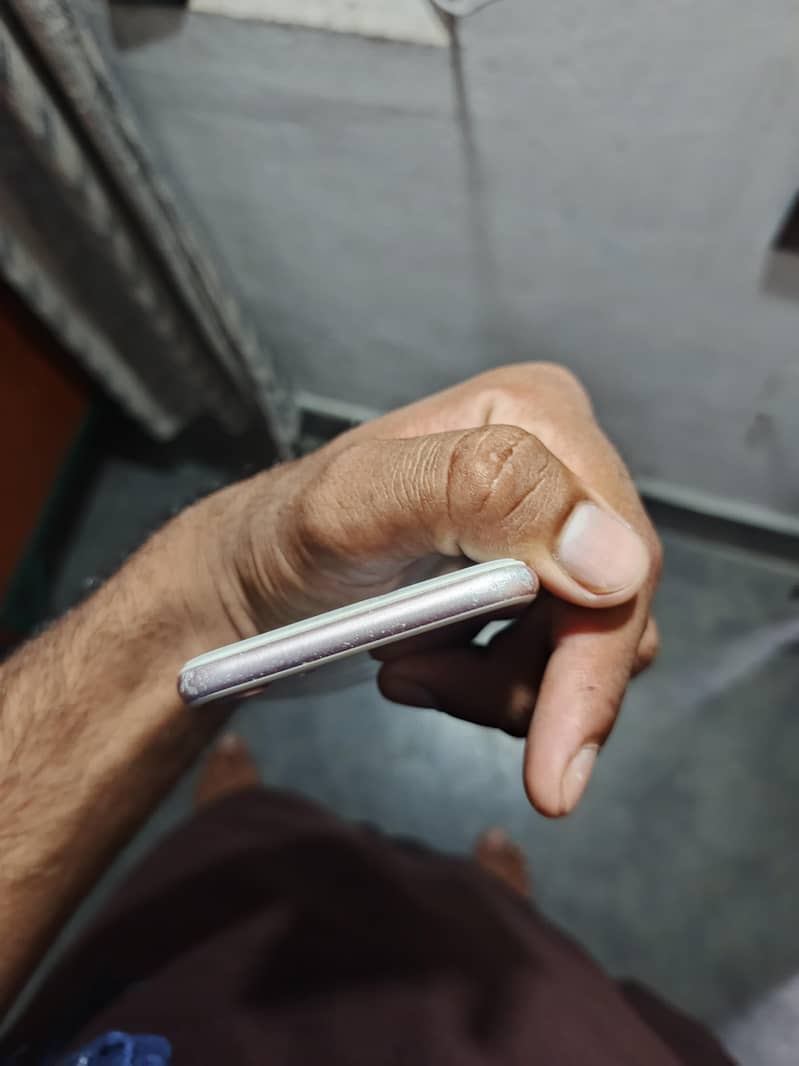 Apple iPhone 7 2
