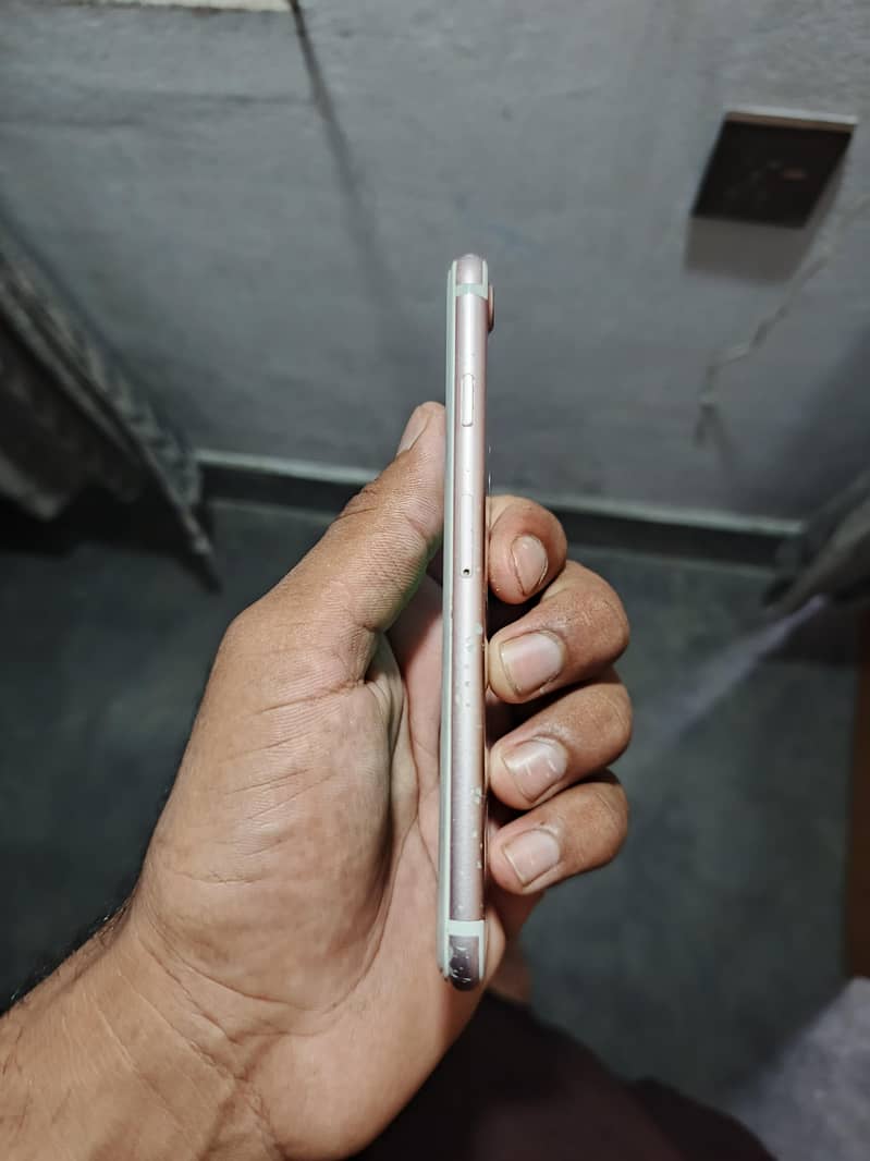 Apple iPhone 7 5