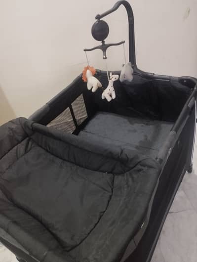 Tinnies multifunction Crib .  Automatic Swing .   Cupboard