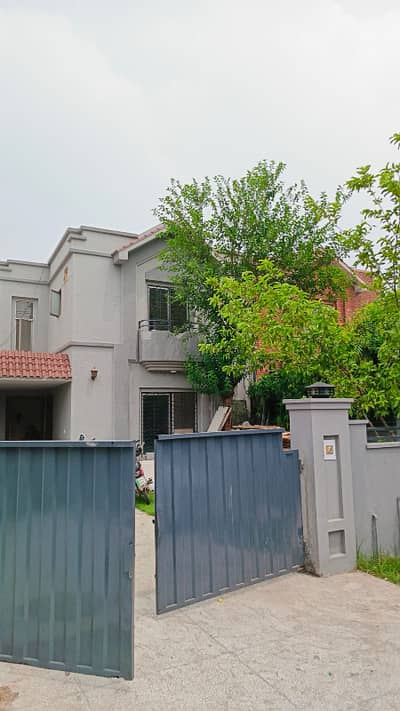 10 MARLA House for sale Lake City Lahore.