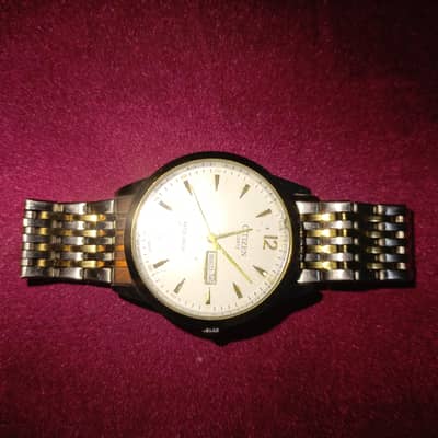 CITIZEN Quartz Watch date day and also month