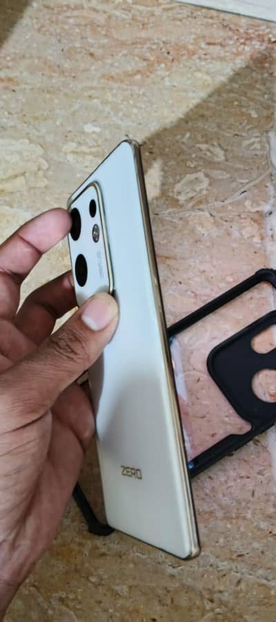 Infinix Zero 30.8+8 256gb
