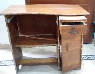 Computer table for sale