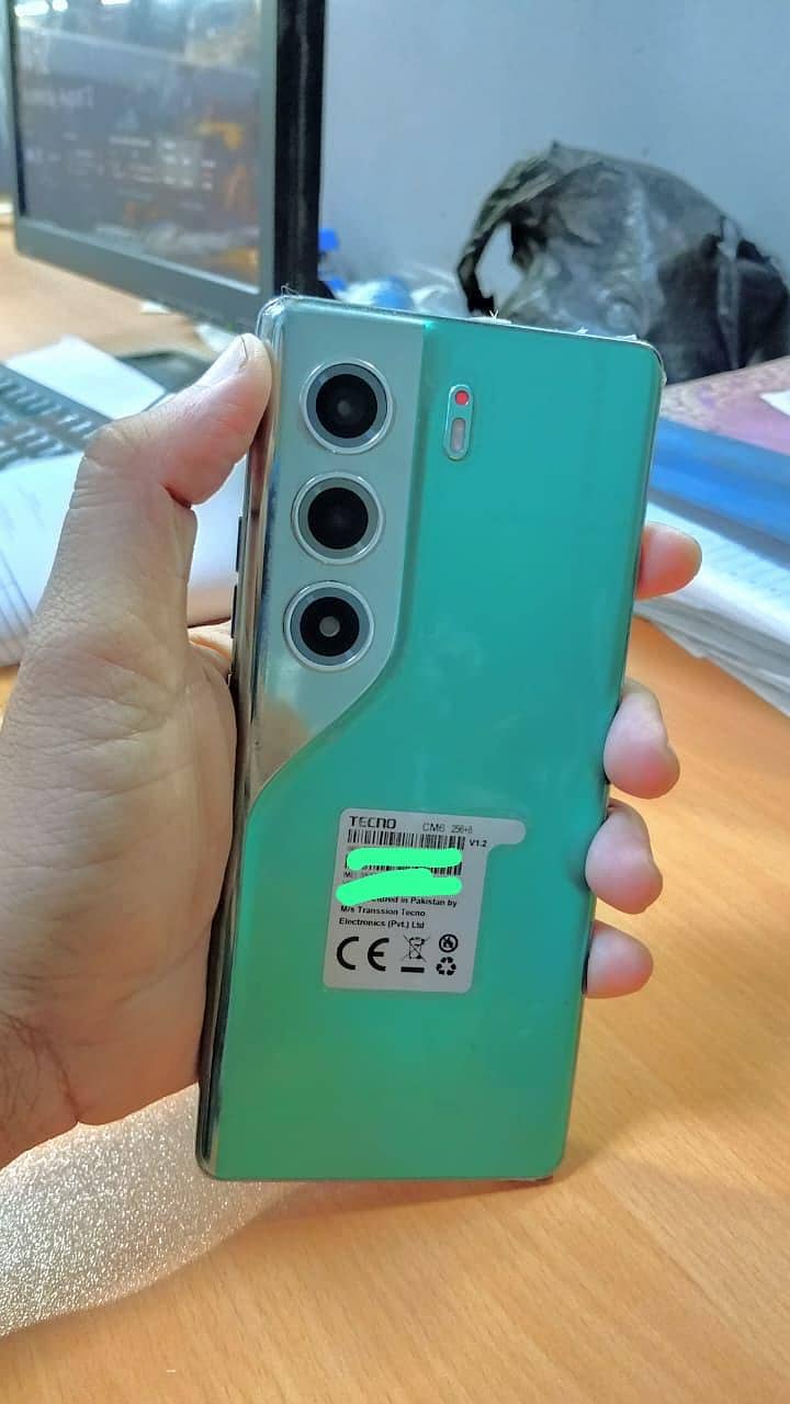 Tecno CAMON 40 Pro 1