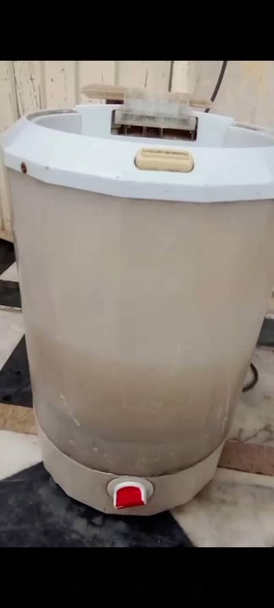used  condition company ki chees h new bohat mhngi li thi