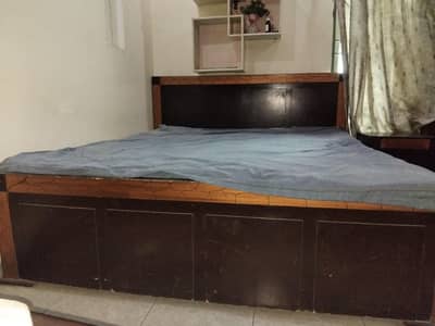 Used Good condition King sized bed set for sale with spring mattress
