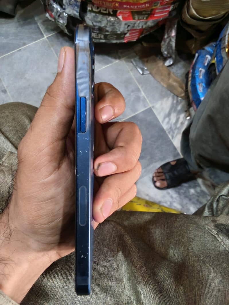 Apple iPhone 12 7