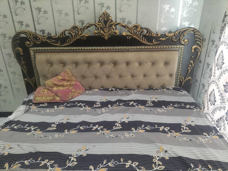 Double bed 0