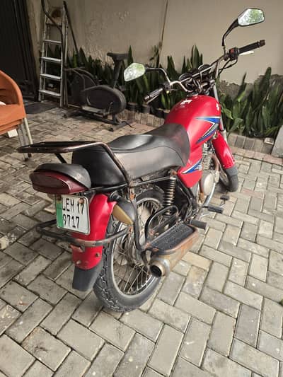 Suzuki GS 150 2017