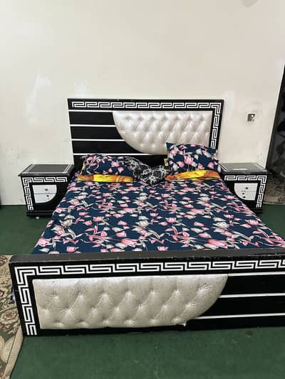 King bed set complete solid wood without matress