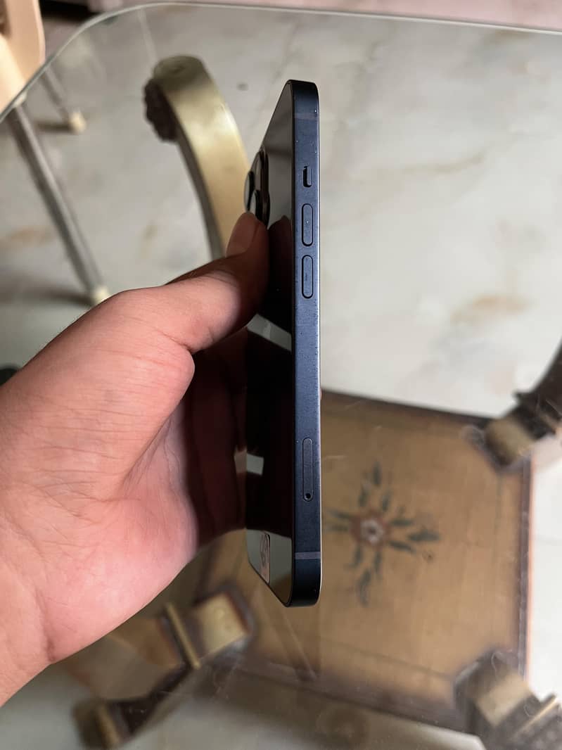 Apple iPhone 13 1