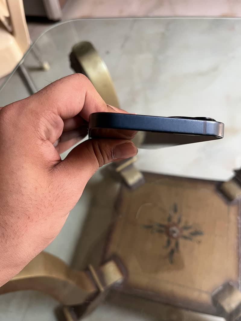 Apple iPhone 13 3