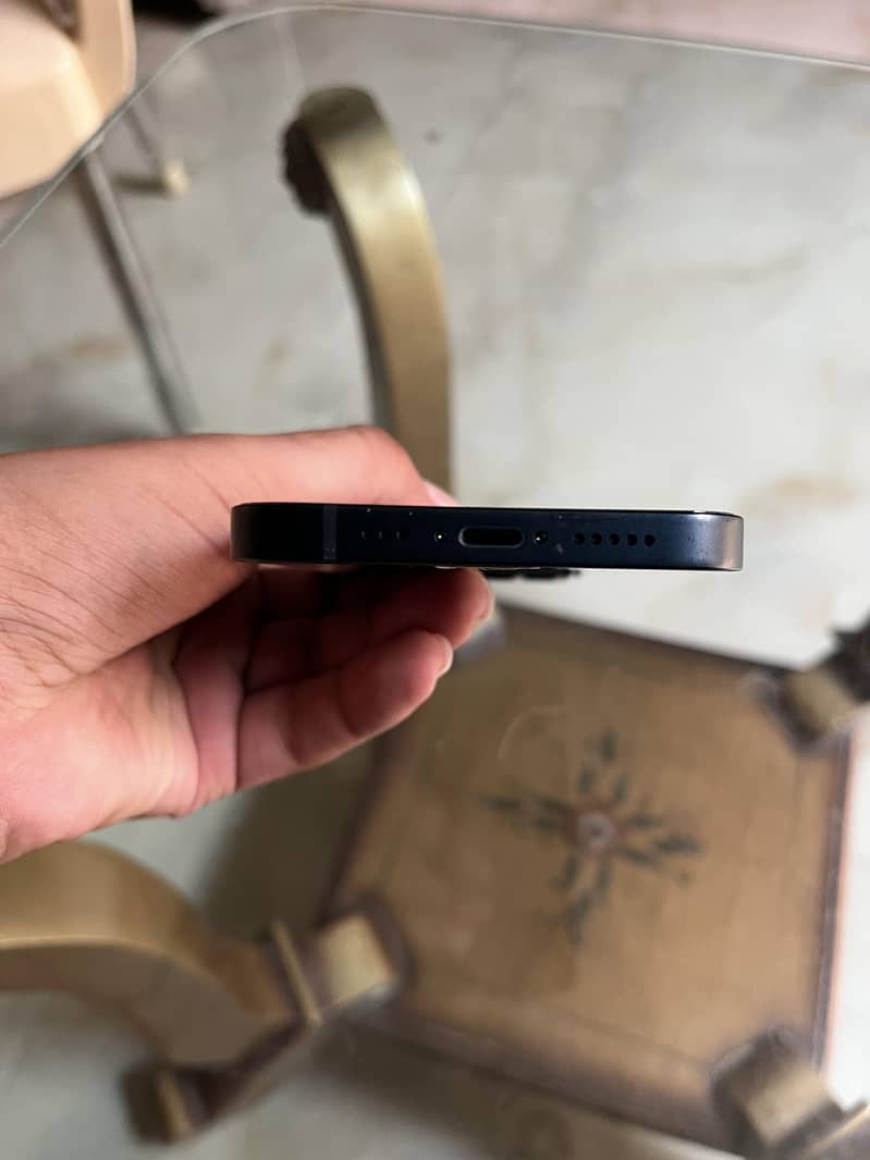 Apple iPhone 13 4