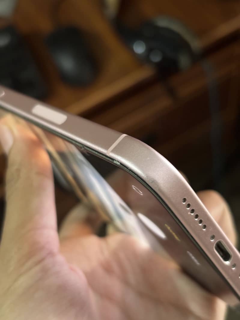 Apple iPhone 15 plus 3