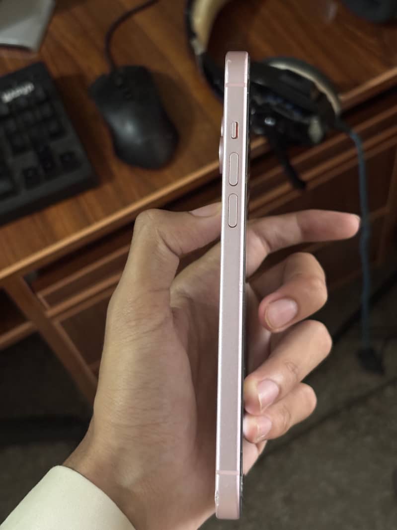 Apple iPhone 15 plus 7
