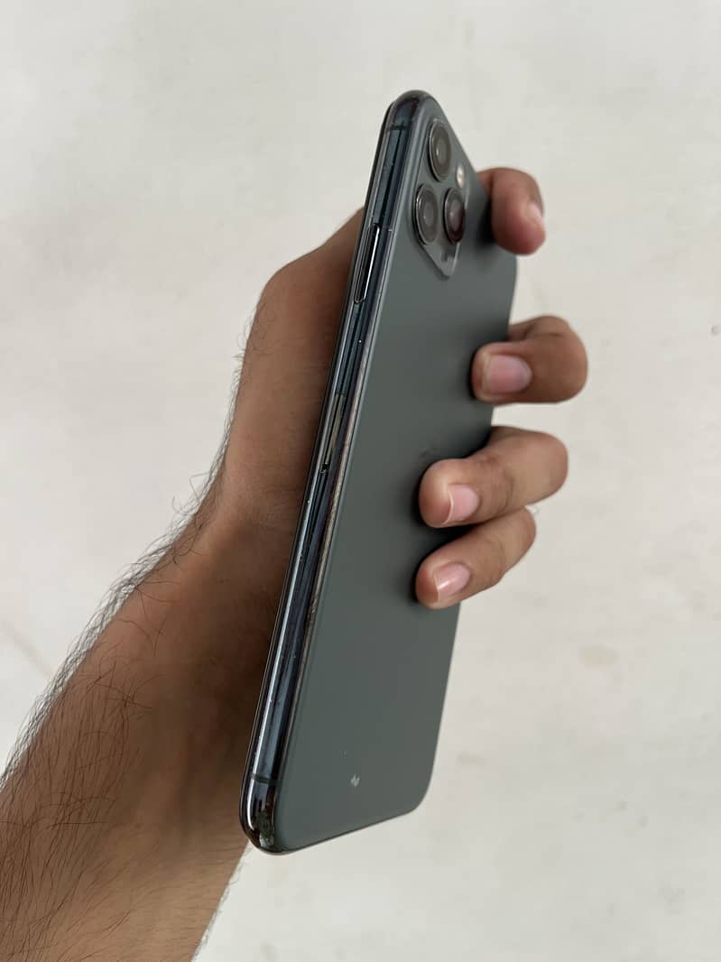iPhone 11 Pro Max 3
