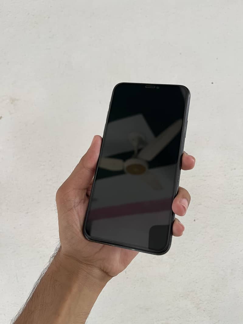 iPhone 11 Pro Max 9