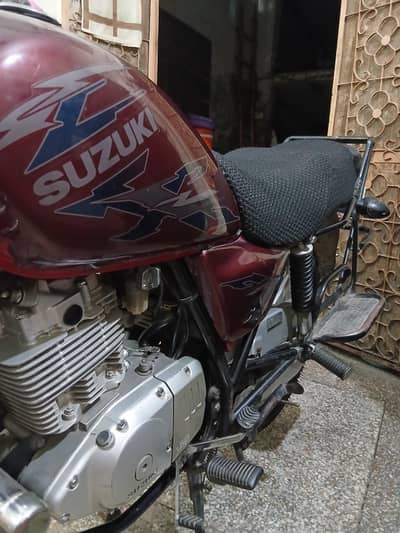 Suzuki GS 150. Lhr