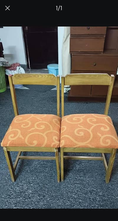 Deyaar Chairs