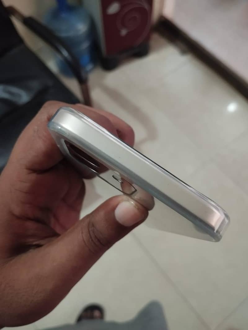 OPPO A6 8