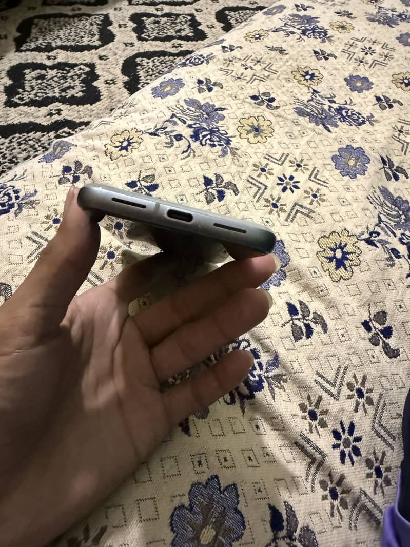 Google Pixel 8 2