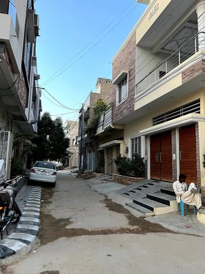 Chance Deal 120 Square Yards Next To Corner West Open Plot On Reasonable Rates