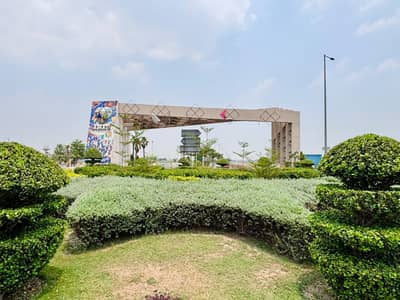 Exclusive 1 Kanal Plot Offering Prime Location & Easy Accessibility