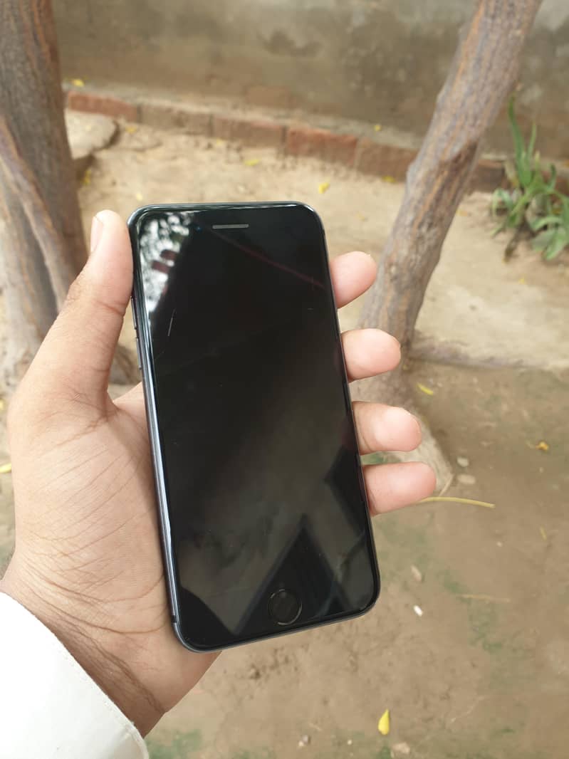 Apple iPhone 8 6