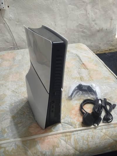 I'm selling ps 5 slim disk edition