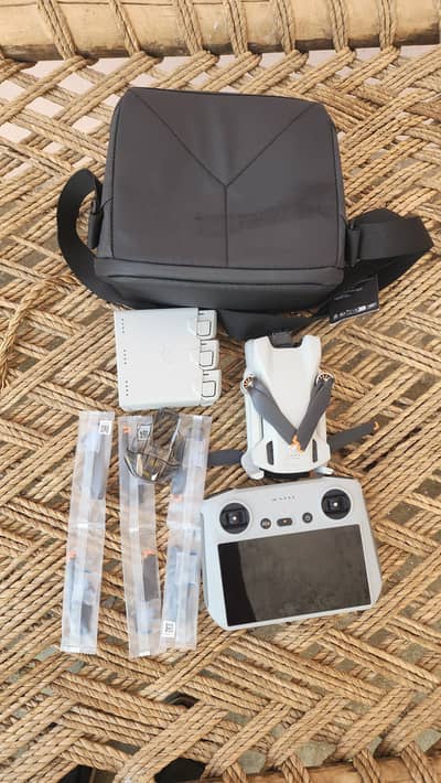 dji mini 3 rc screen with all equipments