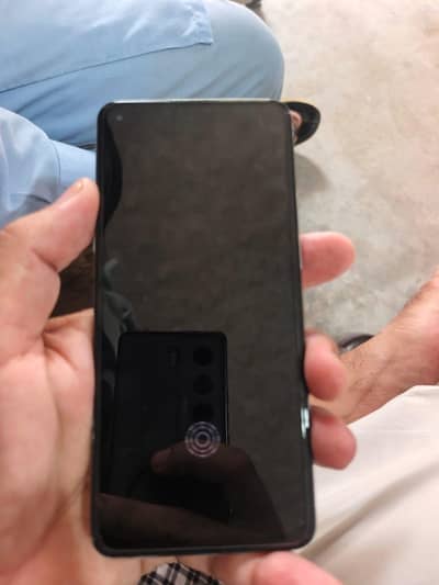 One Plus 8. . . (12. . . . . 256)