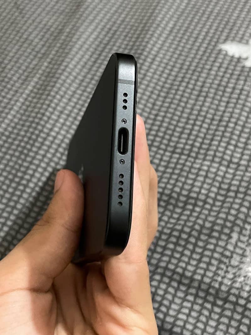 Apple iPhone 15 2