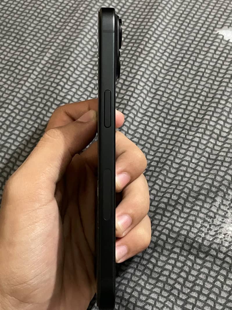 Apple iPhone 15 3