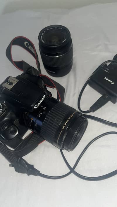 Canon 4000D DSLR with 2 lens