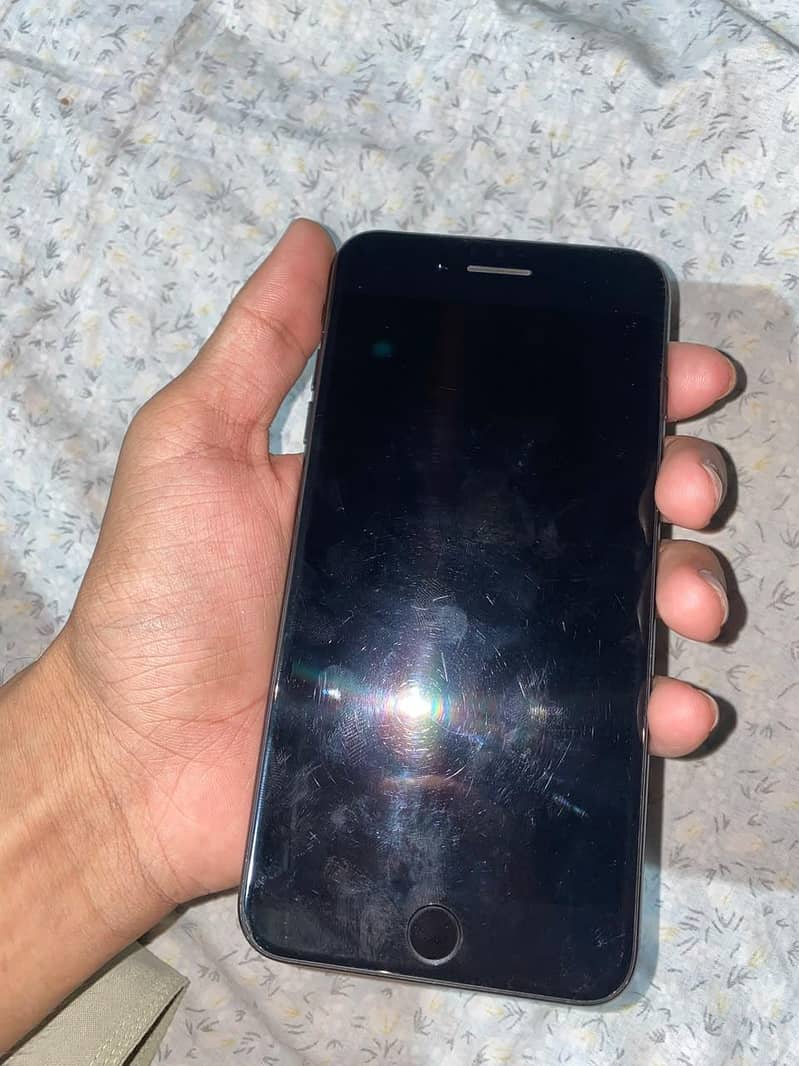 Apple iPhone 7 Plus 4
