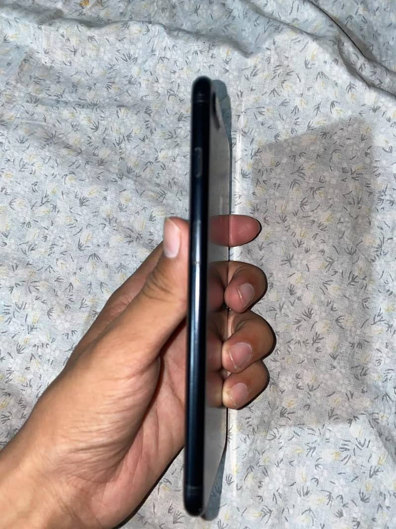 Apple iPhone 7 Plus 5