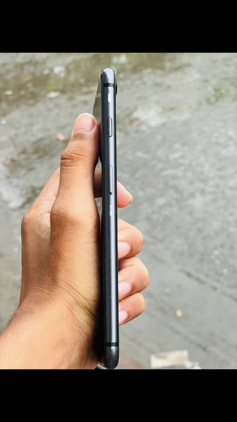 Apple iPhone 8 Plus 1
