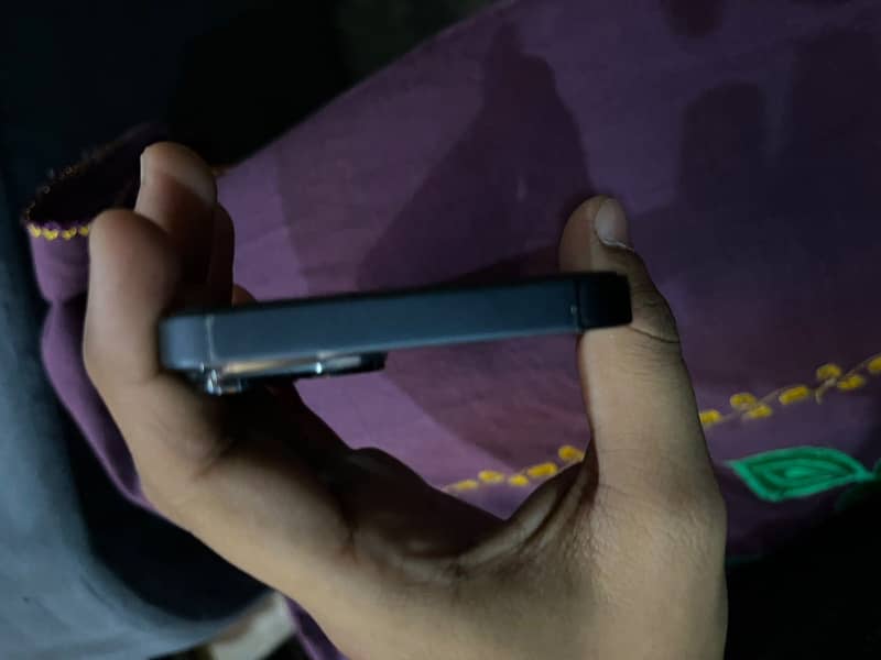 Apple iPhone 14 3