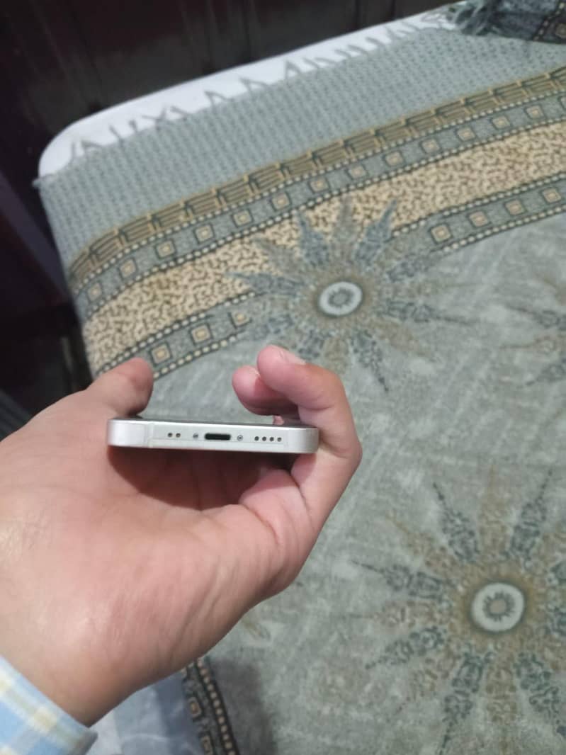 Apple iPhone 13 mini 2
