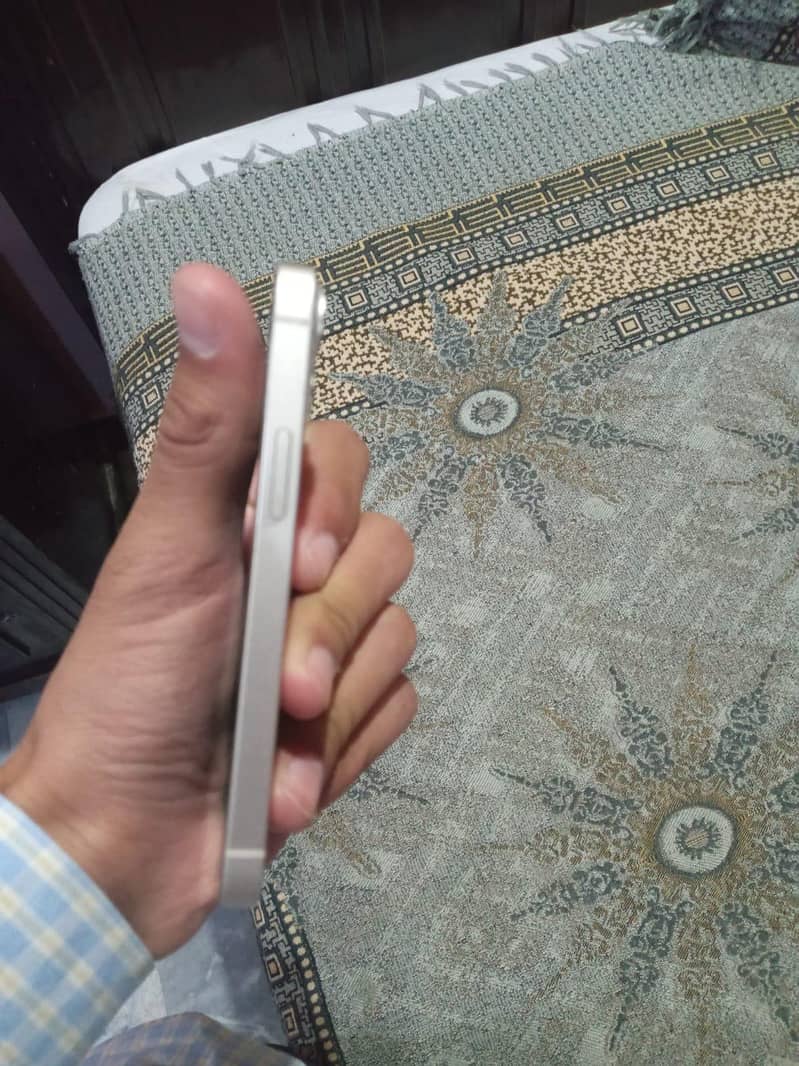 Apple iPhone 13 mini 3
