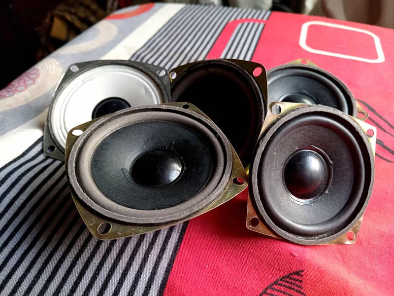 SPEAKER SET 7